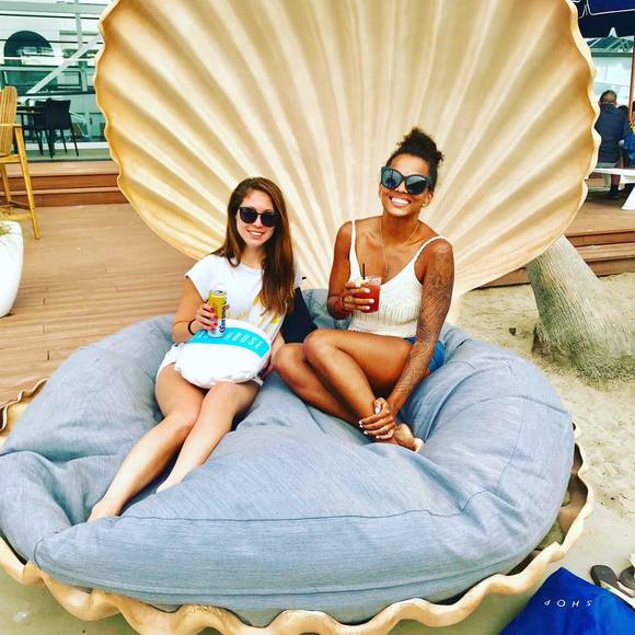 Meet your Posher, Alexis - Picture 1 of 1